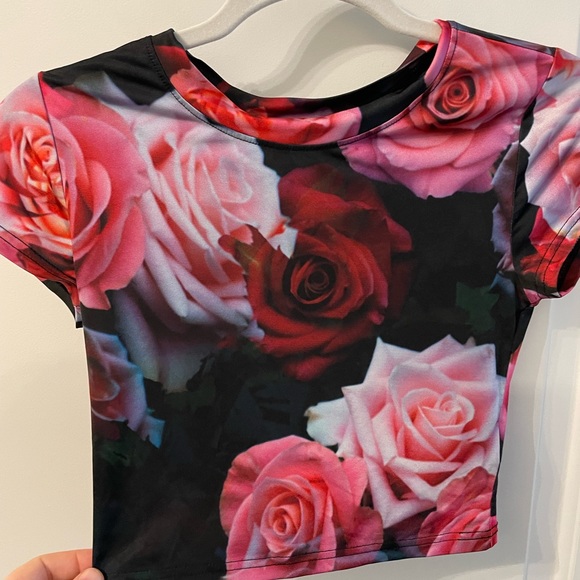 Silence + Noise URBAN OUTFITTERS Floral Y2K Crop Top - Picture 10 of 16